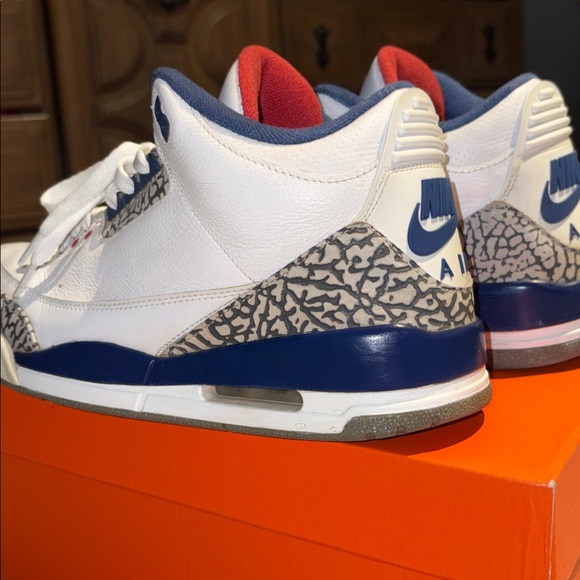 Air Jordan 3 Retro White Sneakers - Picture 6 of 11